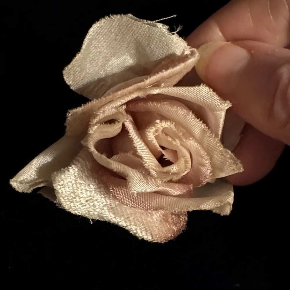 5 Vintage Millinery Floral Brooches - Cream (2), Pink, Beige and Orange - Picture 6 of 16